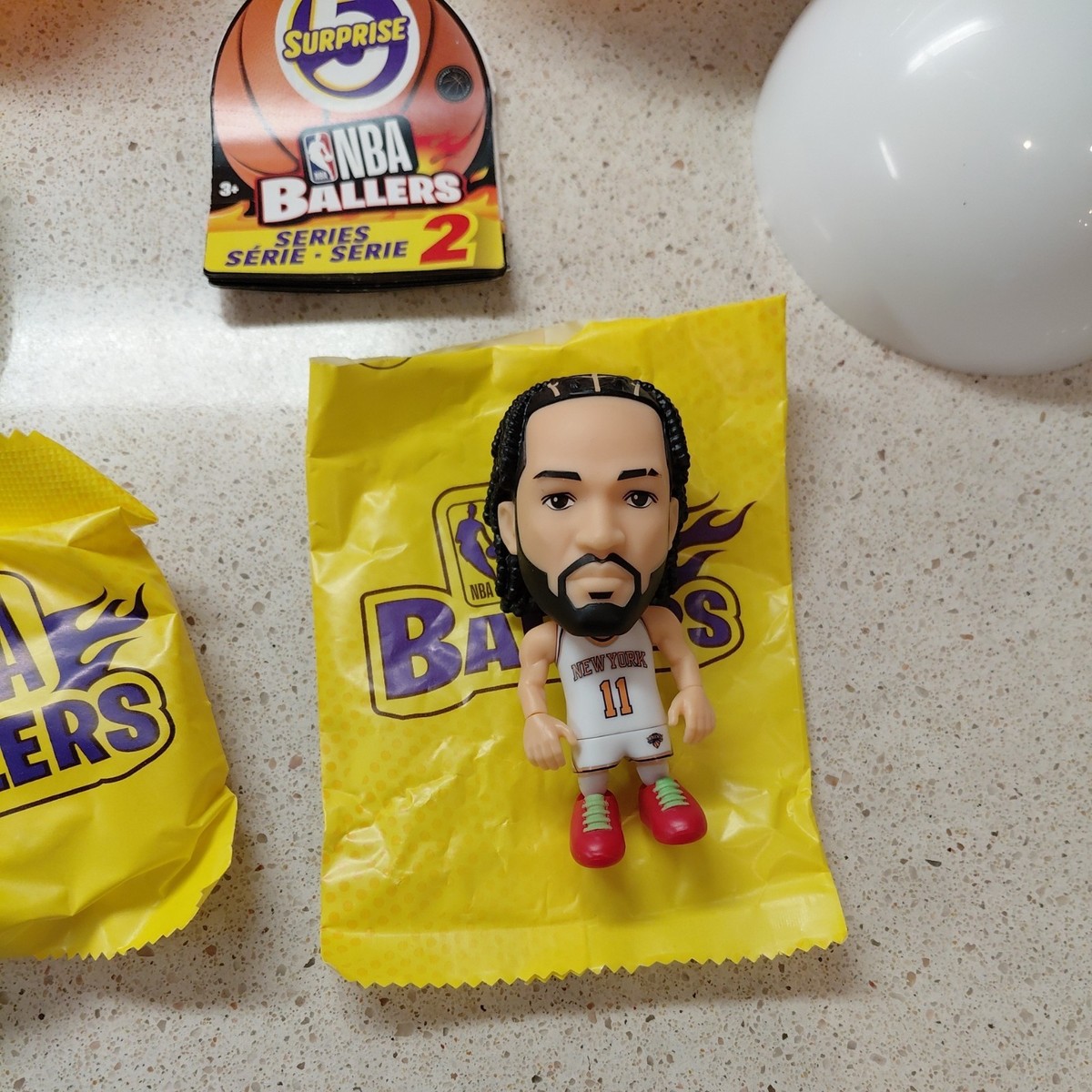 スポーツ NBA BALLERS Jalen Brunson RARE Zuru 5 Surprise NBA Ballers Series 2 Jalen Brunson #11 White