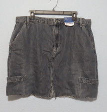 READ Old Navy Anika Mid-Rise Drapey Denim Cut Off Mini Skirt Size 16