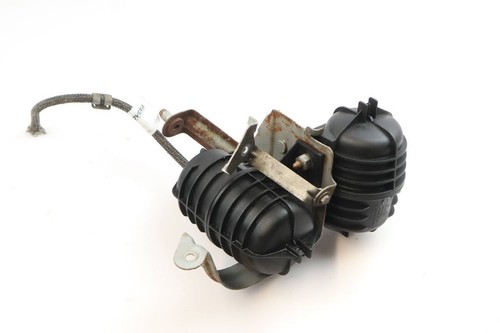 BMW E60 E61 N54 535I 535XI Vakuumpumpensteuerung Tank Kugel Halter Paar 7799790