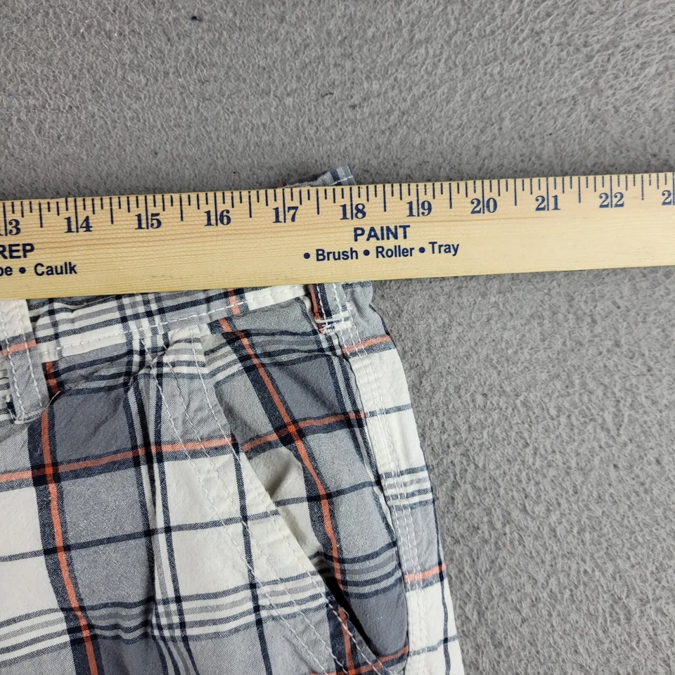 PDC Shorts Mens 34 White Gray Plaid Cargo Preppy Outdoor Classiccore Basic - Image 2 of 4