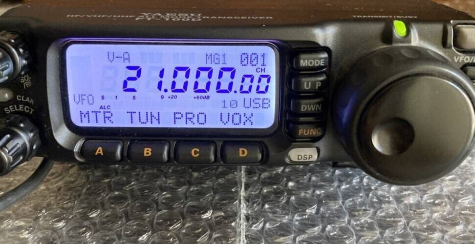 Yaesu FT-100D HF/VHF/UHF Transceiver HF band despite its Yaesu FT-100D HF/VHF/UHF Transceiver HF band despite its