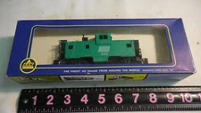 One  AHM Penn Central Extended Vision Caboose Car 4751 5485K  