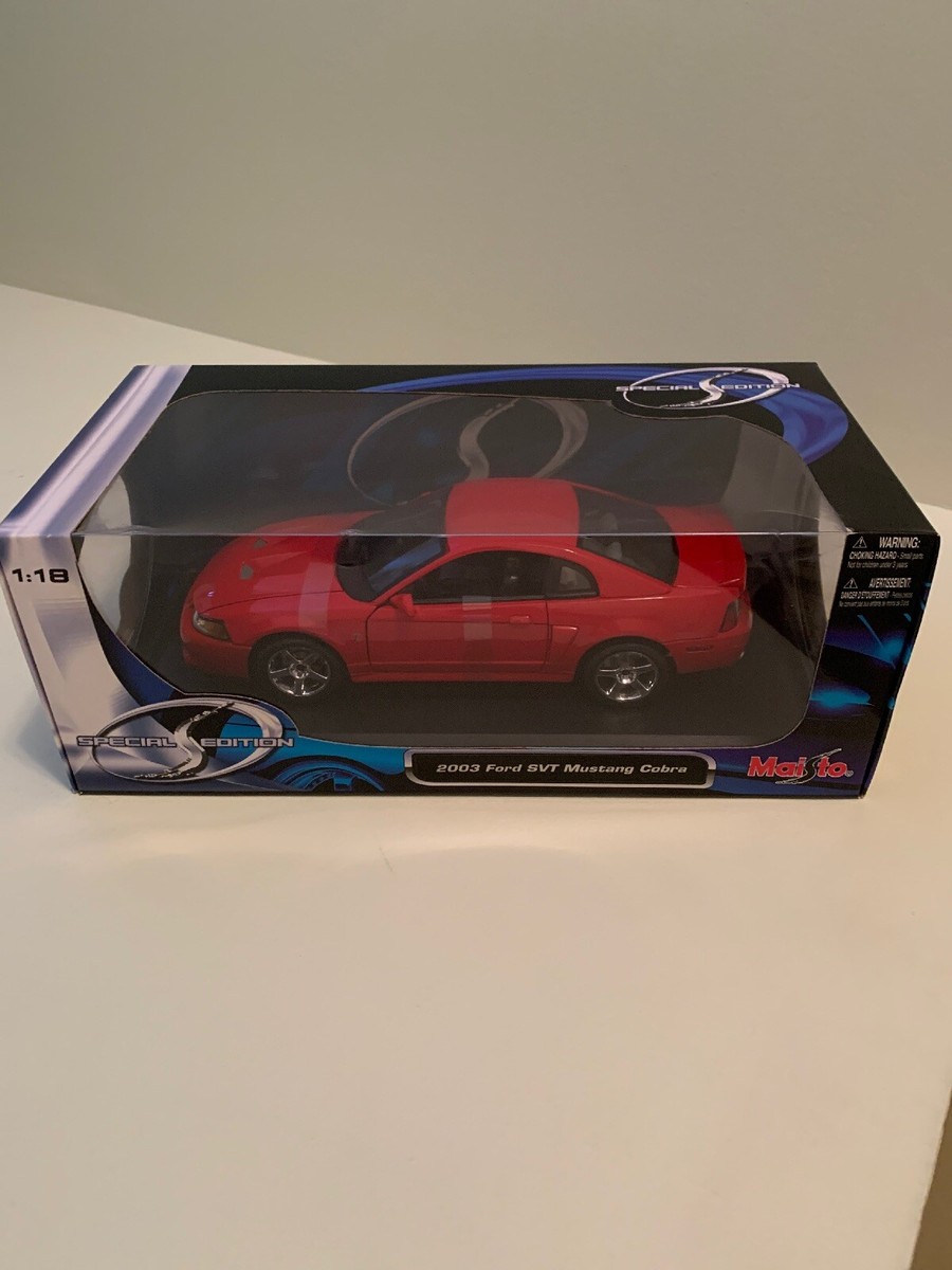 Maisto 1/18 Ford Mustang SVT Cobra Coupé 2003 Rouge - Modèle Moulé Sous Pression Avec Présentoir