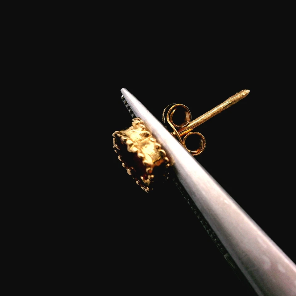 18KT Yellow Gold 0.9dwt Red Clover Earrings - Image 4 of 4