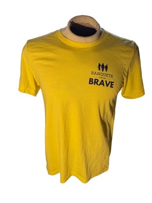 Coors Banquet T-Shirt Medium Yellow Banquets for the Brave Beer Promo 53