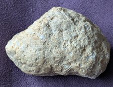 THIS IS A GEODE   UNCUT SO NO IDEA WHAT IT WILL LOOK LIKE INSIDE  7.5 CM LONG