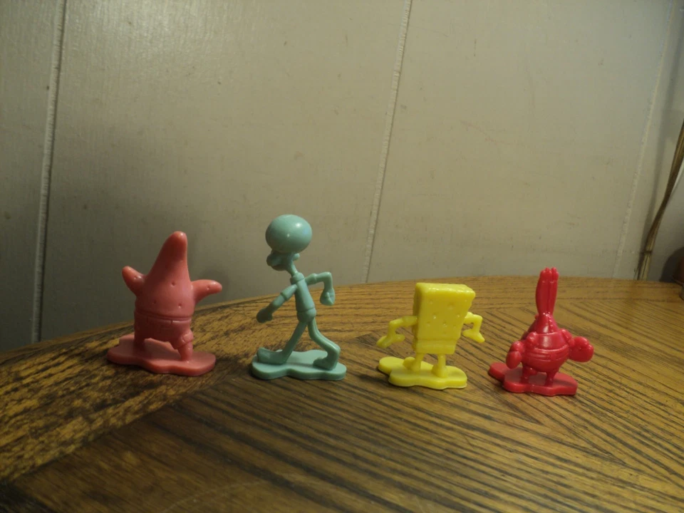 Monopoly Spongebob Squarepants Tokens Only  Complete Set 2014 - Image 2 of 3