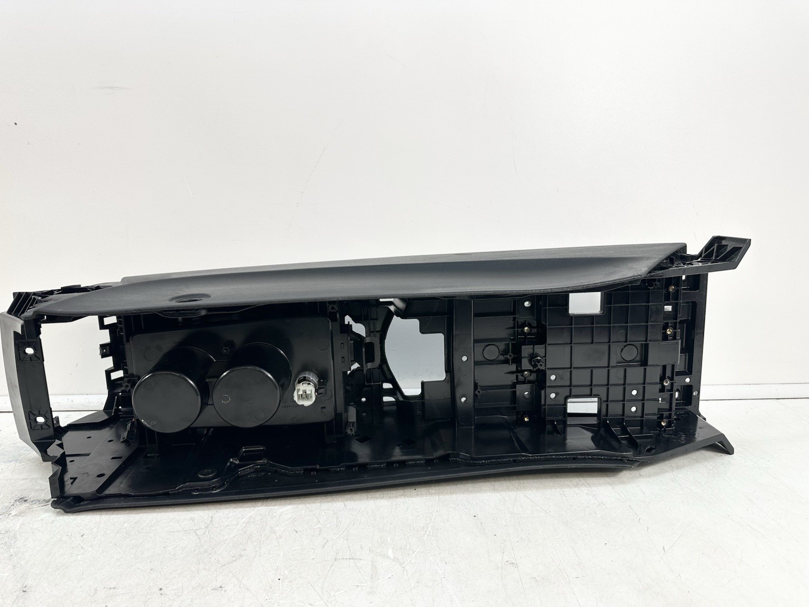 2014-2017 Maserati Ghibli Center Console Base Trim Only Used OEM 105088372
