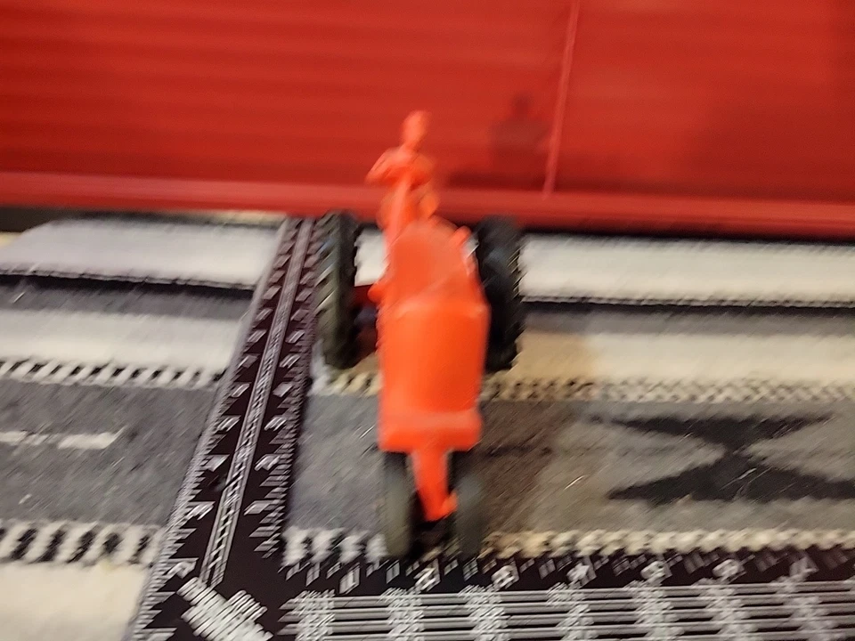 Allis Chalmers WD-45 1/20? Plastic Farm Tractor Replica Collectible By Auburn - Image 4 of 4