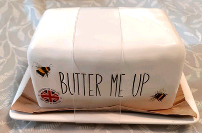 ''Butter Me Up'' Butter Dish &Lid  by Harvest Green Studio,Beige w/bee Decor~NWT 