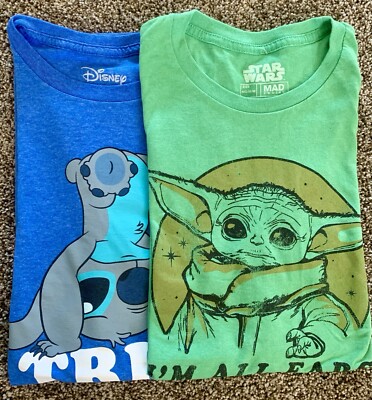 Disney World T-Shirt Lot of 2 Medium Yoda Green & Stitch Blue Graphic Tees M