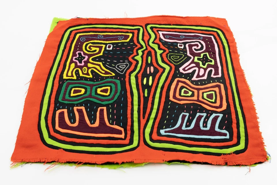 Kuna Indian Hand Sewn Driving Miss Daisy Mola Panama - Image 2 of 4