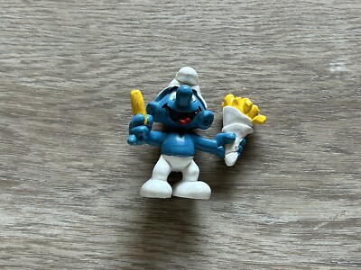 Vintage 1980 Schleich Peyo Smurf French Fries PVC Cake Topper Figure