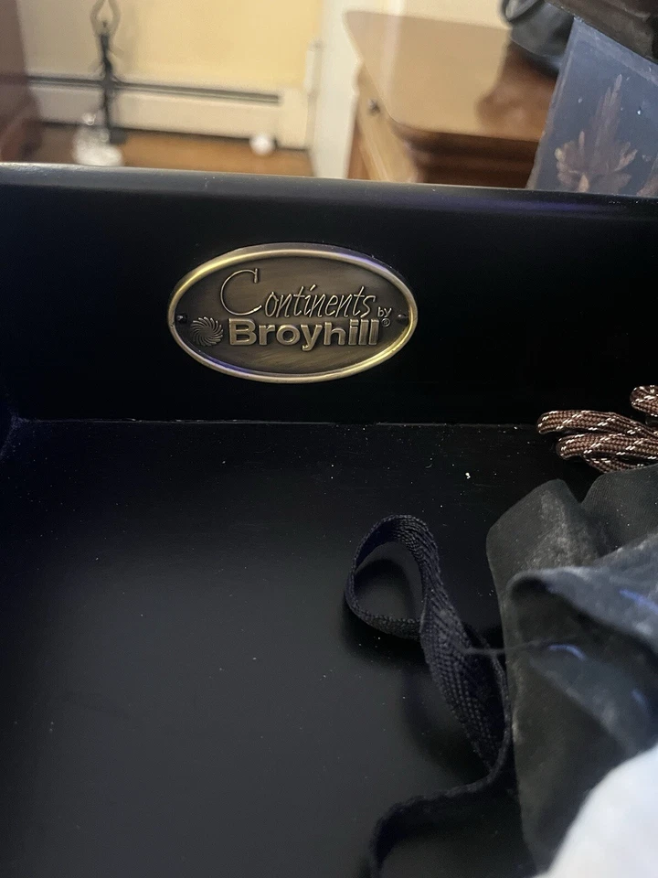 Aparador buffet Broyhill vintage  Foto 3 de 3