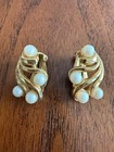 Vintage Crown Trifari Faux Pearl Gold Plated Swirl Wing Clip On Earrings — photo 6