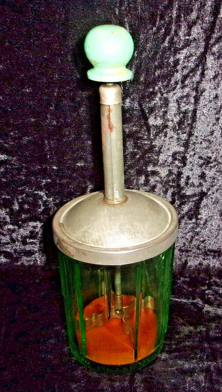 Vintage Green Uranium Glass Lorraine Metal Mfg. Co. Nut Chopper