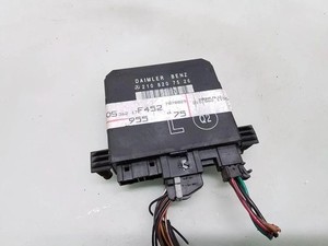 MERCEDES-BENZ E T-Model S210 Türsteuergerät hinten links 2108207526 35094823