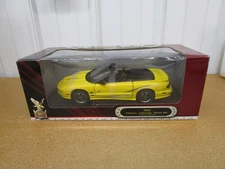 2002 Pontiac Firebird Collectors Edition YAT MING ROAD 1/18 car diecast yellow