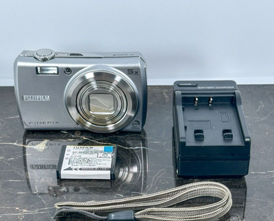 Fujifilm FinePix F100fd Silver Digital Camera 12MP 5x Zoom Tested