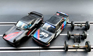 🟢⚠️ Uni Scalextric Porsche BMW Karos und Chassis für Universal Slotcar 1:32