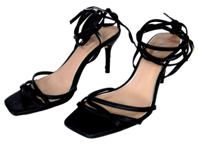 Zara Heels Sandalen eckige Zehenpartie schwarz Riemchen zum Binden kaum da EU 37 UK 4