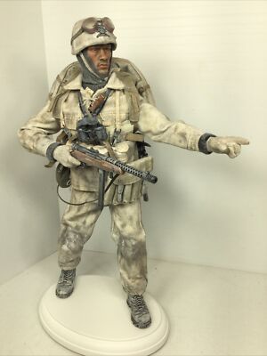 1/6 CUSTOM ITALIAN 4TH ALPINI OFFICER+STAND EASTERN FRONT BERETTA