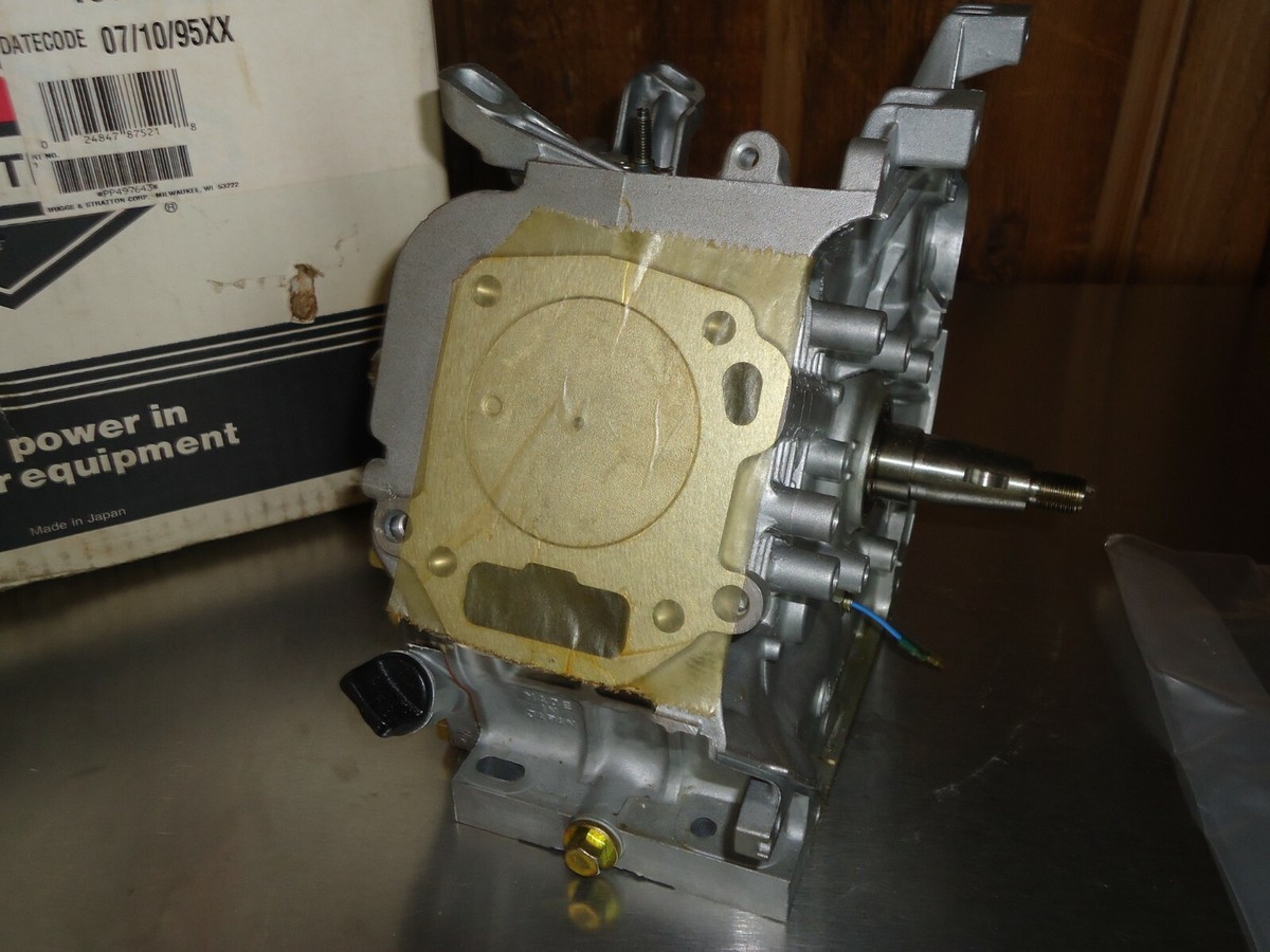 New Briggs & Stratton Vanguard Engine Short Block 497643 New Briggs & Stratton Vanguard Engine Short Block 497643