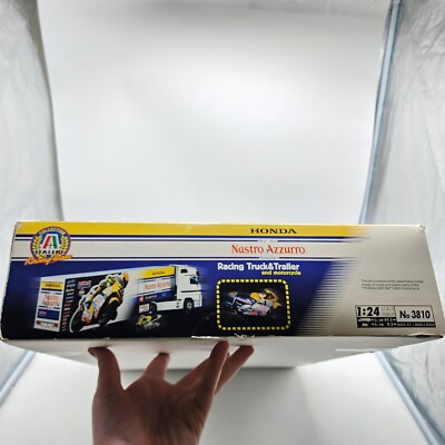 2001 ITALERI Honda Motorcycle Racing Team Model #3810 Nastro Azzu