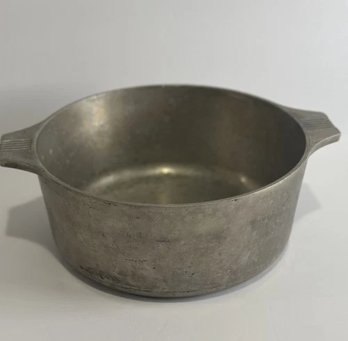 Vtg Wagner Ware Magnalite 4248-M 5 Qt. Round Handled Dutch Oven Roaster No Top