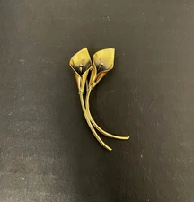 Stuart NYE Calla Lily Brooch Pin Gold Brass Toned Metal Vintage Marked