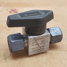 Parker 8Z-PR6-VT-SS Plug Valve, 1/2" Pipe, 3000psig, Wedge Handle, Stainless