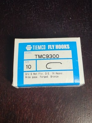 Tiemco Fly Hooks TMC9300 (Size 10 - 100 Pack) Fly Tying Hooks Dry & Wet Fly
