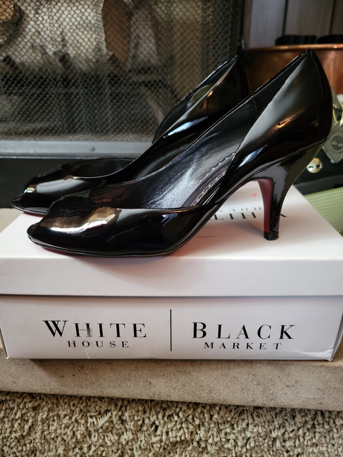 WHITE HOUSE BLACK MARKET BLACK PATENT LEATHER PEEP TOE PUMPS KITTEN HEELS  size 6 2125251 | eBay