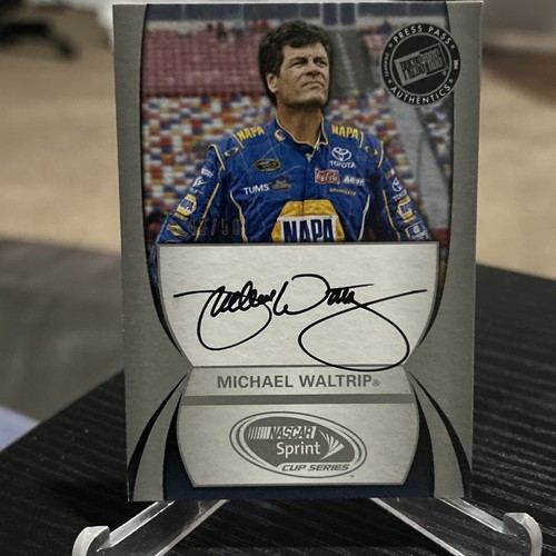 2011 Press Pass Auto Argento /50 Michael Waltrip Auto