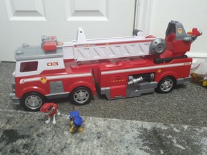 paw patrol fire truck figures