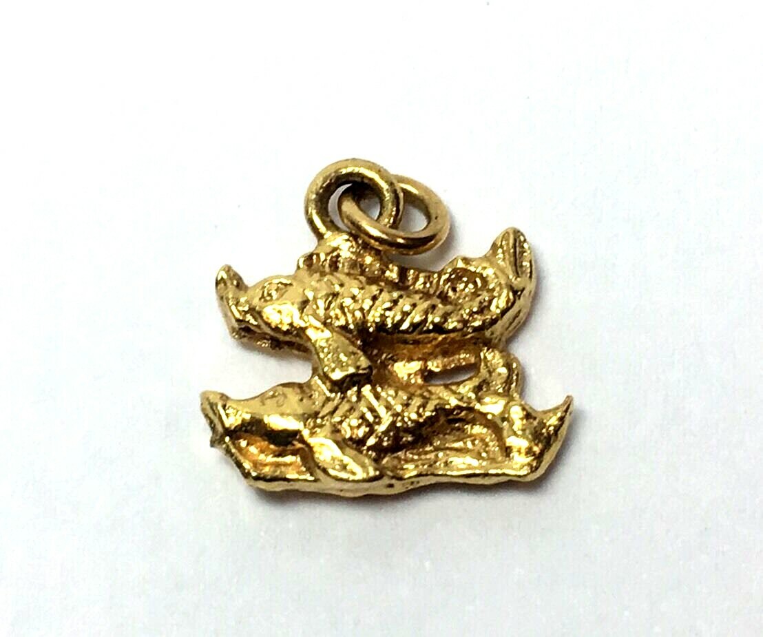 SMALL 22K BRIGHT YELLOW GOLD CHINESE DOUBLE KOI FISH CHARM ANIMAL