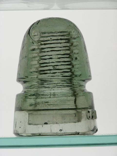 CD 145 [10] California, sage green glass "beehive" insulator, open base bubble - Image 4 of 4
