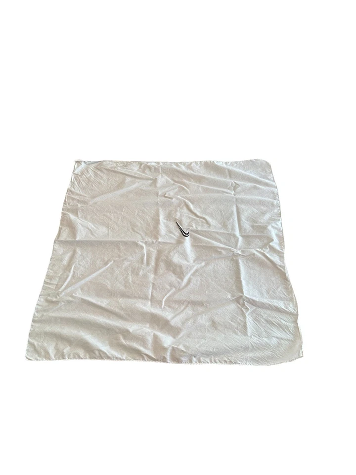 Pañuelo vintage Nike bolsillo cuadrado pañuelo para el cuello Foto 3 de 4