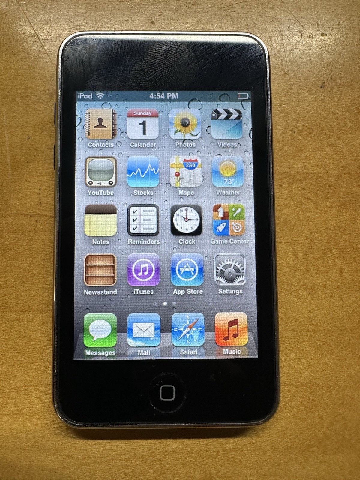 Apple iPod touch 3rd Generation Black (32 GB)