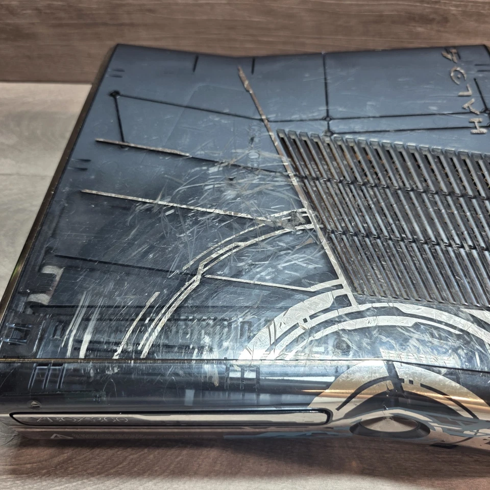 Xbox 360 Halo 4 Edition 320gb - Consola y cable de alimentación solamente - probado funcionando Foto 3 de 4