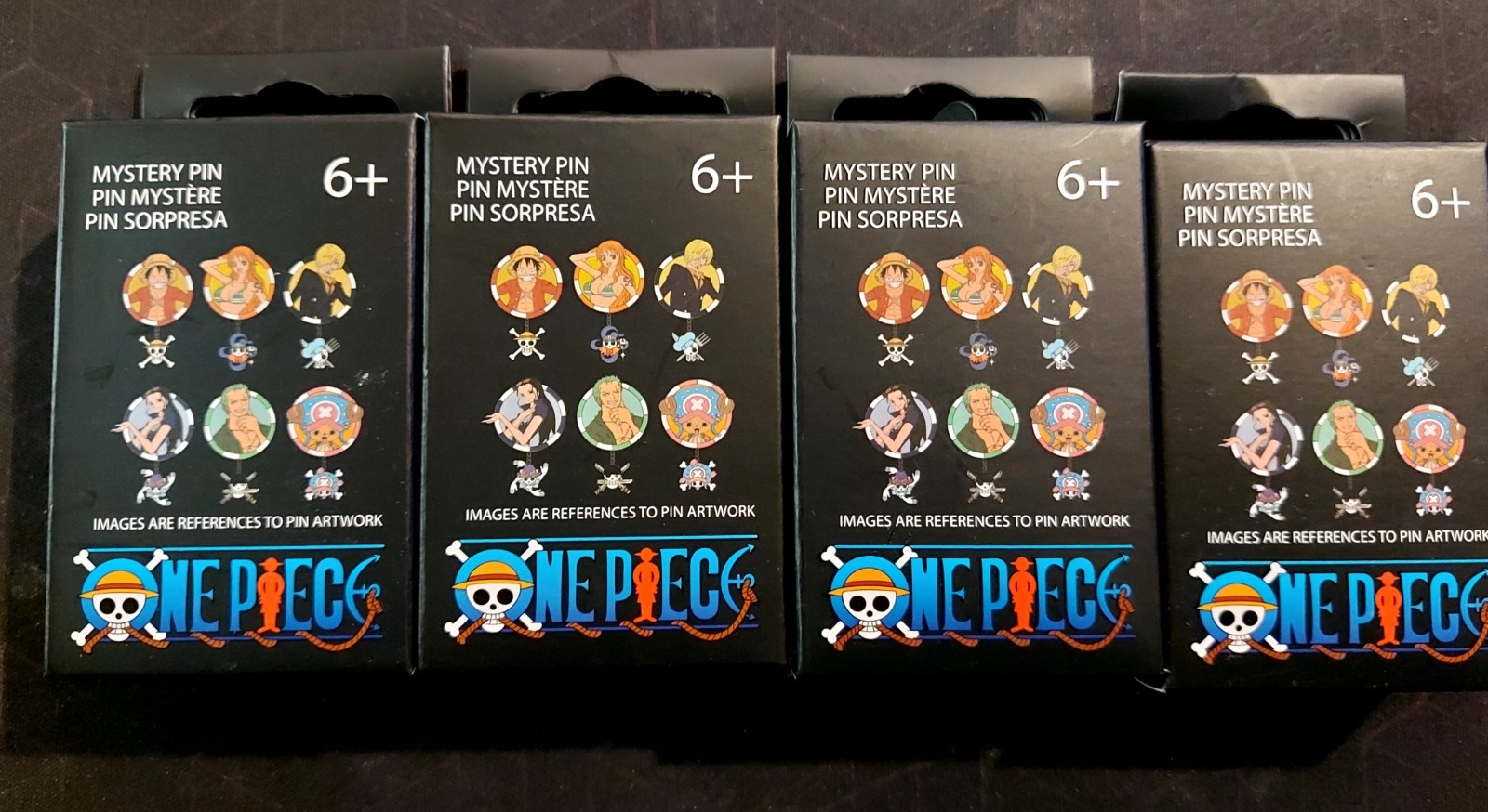 Juego de 4 prendedores chibi One Piece Loungefly Mystery