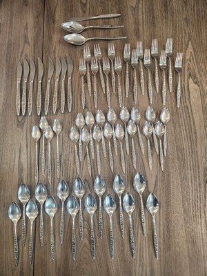 International Lyon Cortez Aztec Stainless Flatware  61 pc Set Geometric