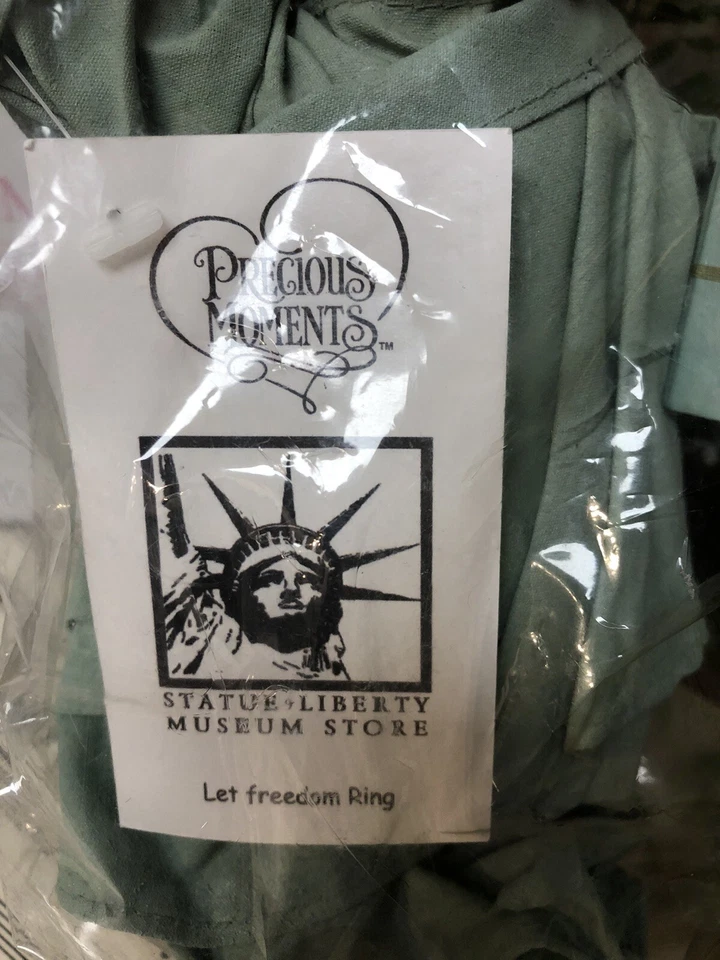 Boneca Precious Moments Let Freedom Ring Estátua da Liberdade Museu Loja Exclusiva - Imagem 3 de 4