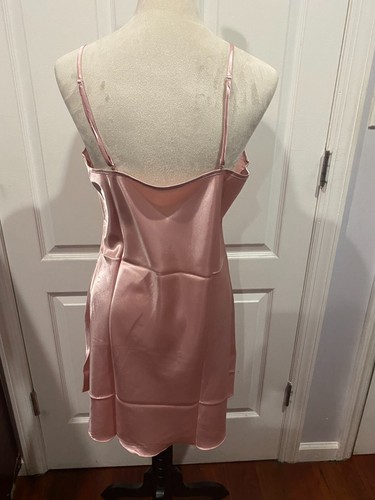Women Lingerie Satin Nightgown Slip VNeck Pink Thin & Soft Sz XL 33"Lx20"W - Picture 4 of 4