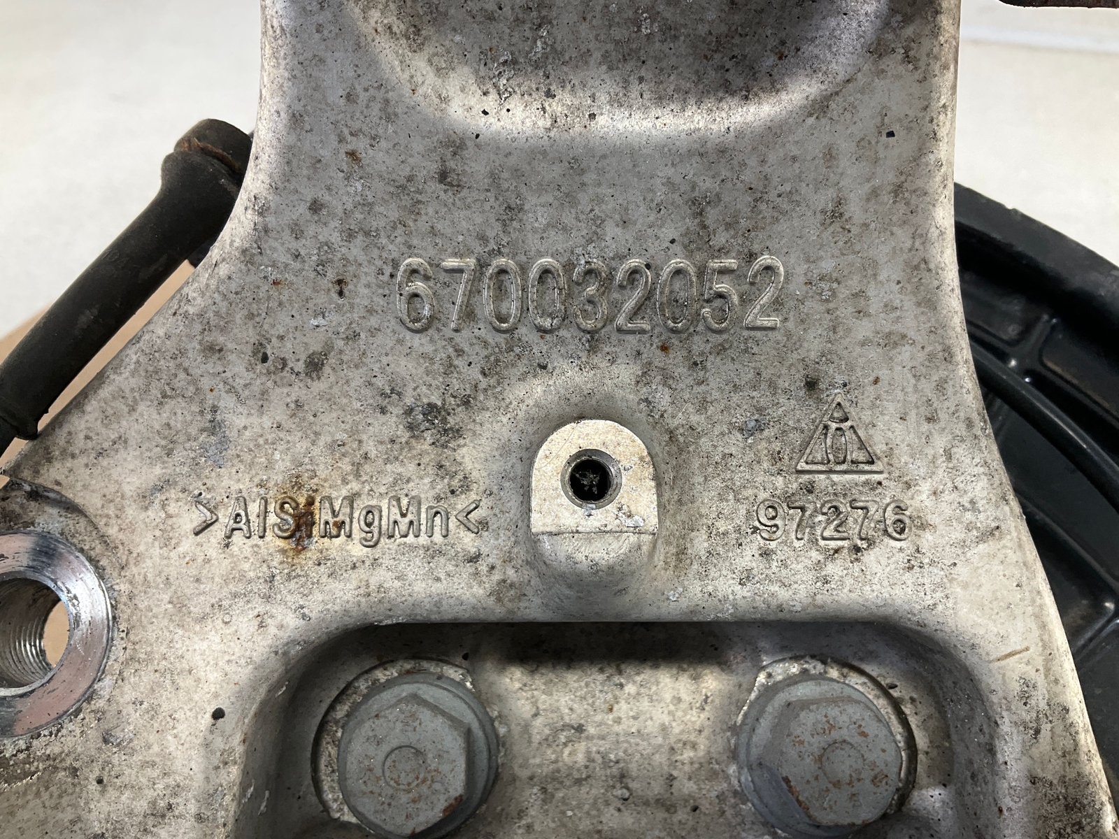 17-20 MASERATI Levante Front Right Passenger Spindle Knuckle OEM