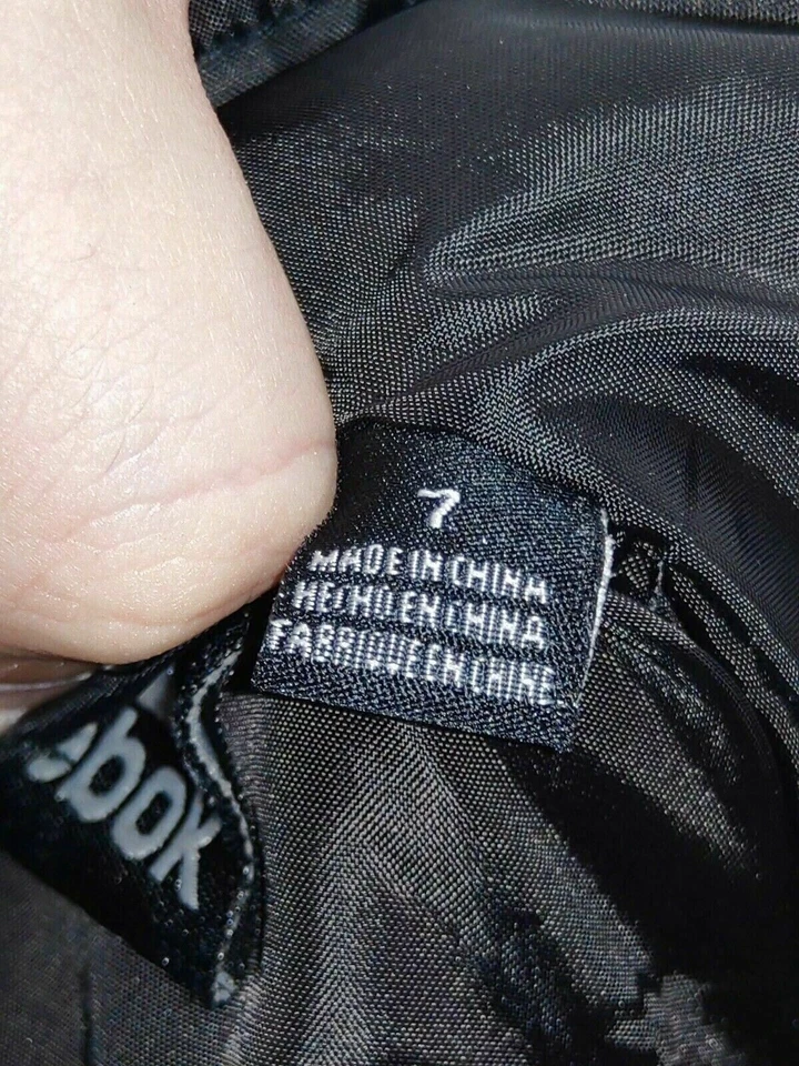 Reebok Unisex Youth Size 7 Black Full Zip Jacket Logo 100% Polyester  - Image 4 of 4