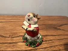 Wee Forest Folk M-147 CHOIR MOUSE Red Robe Singing From Book HOLLY Base 1987 WP