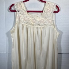 VTG Women s Satin Sleeveless Nightgown Pale Pink Lace Rose Bodice Lace Trim