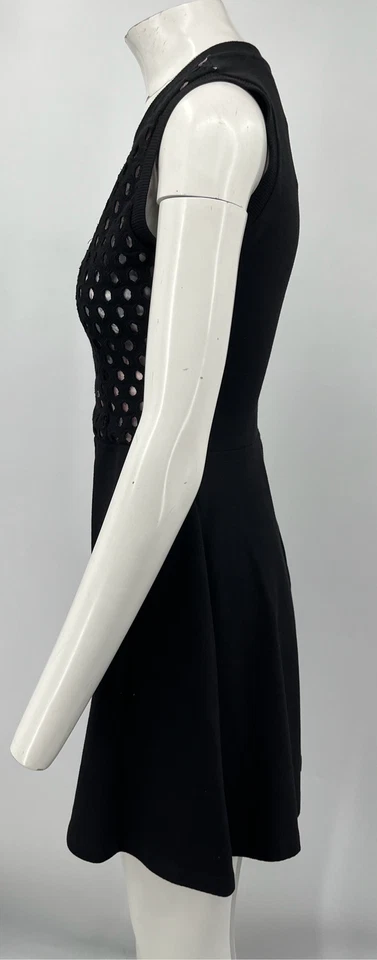 Vestido tallado negro tejido recortado sin mangas línea A talla M Foto 2 de 4