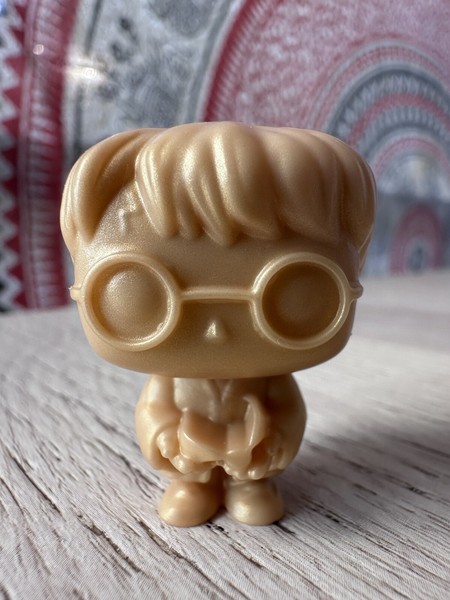 funko harry potter dorado kinder joy